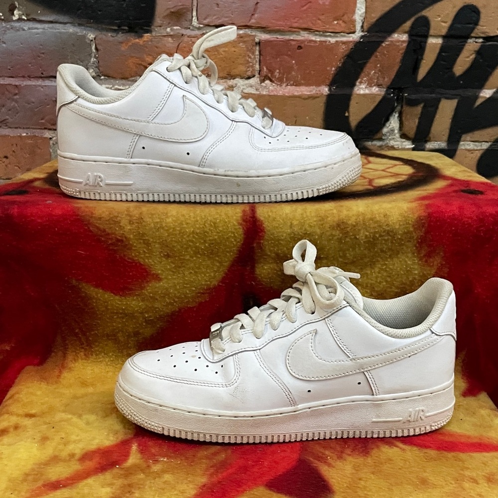 NIKE-women’s ‘Triple White’ AIR FORCE 1 ‘07 lace up basketball sneaker shoes